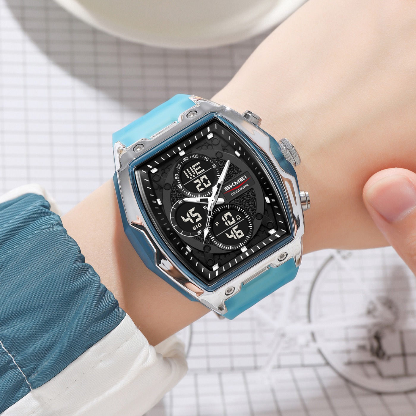 Montre-bracelet numérique élec - Digital Alarm Clock avis et prix